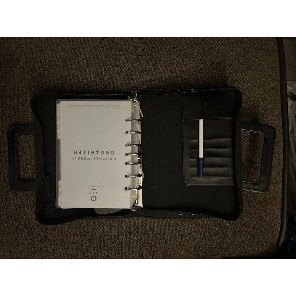 Unbranded zippered weekly